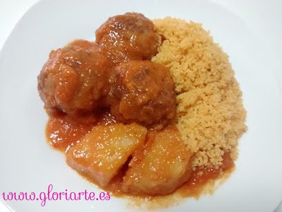 Albóndigas con Patatas y Cuscús